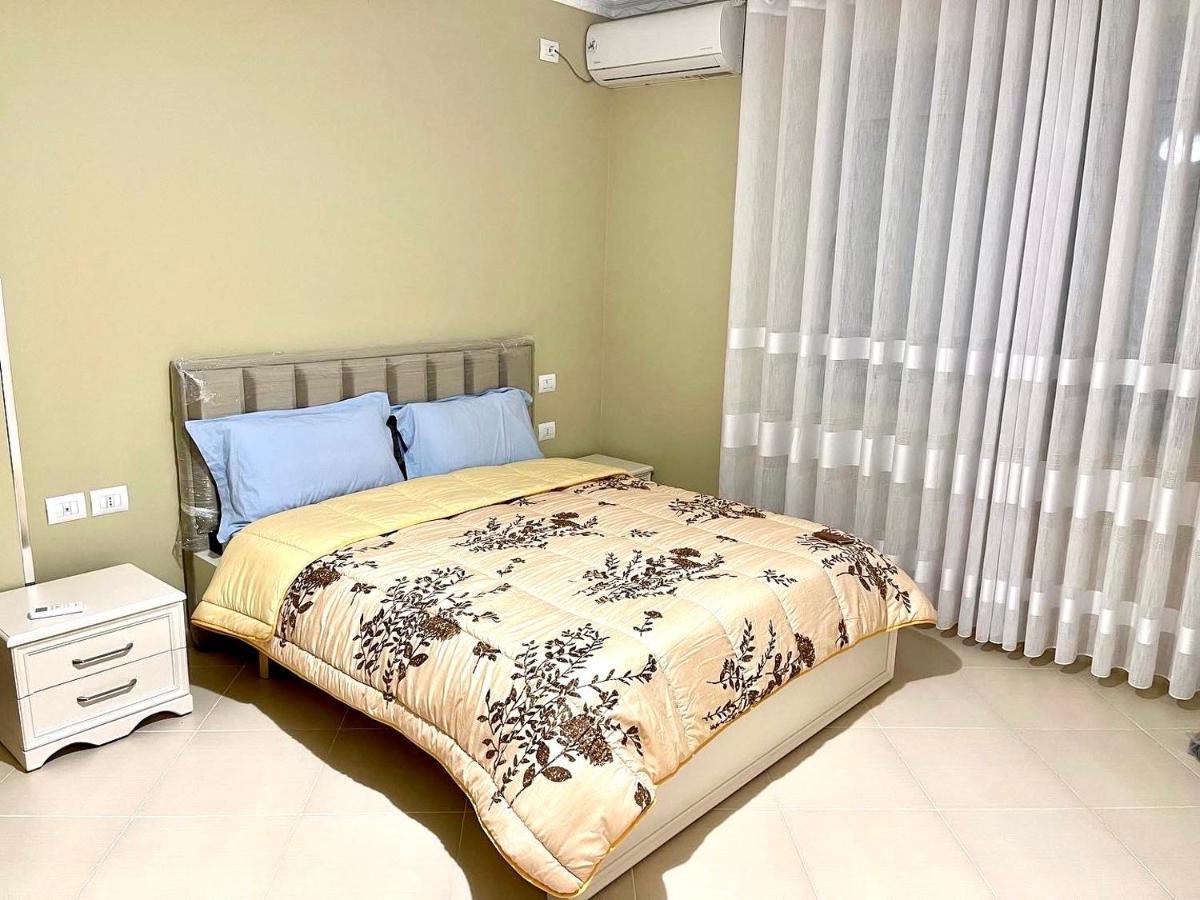 ホテル Queen Isabella Premium Vlorë 部屋 写真